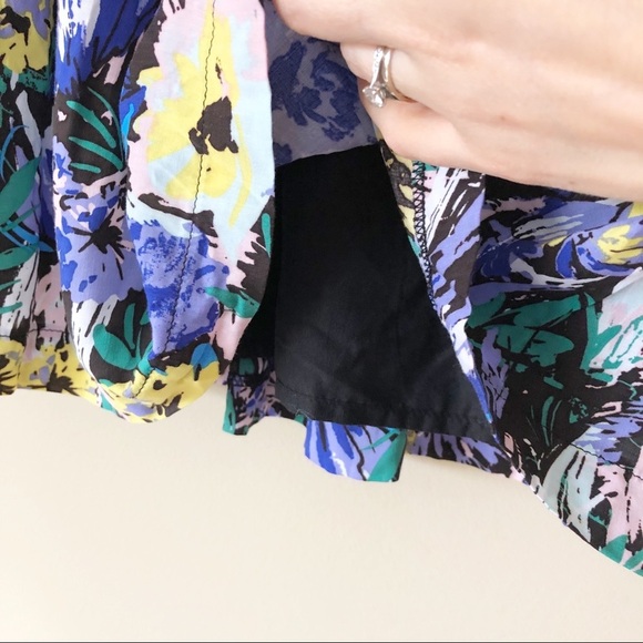 xxi | Flouncy Button-Detail Floral Skirt Size M - Picture 4 of 8